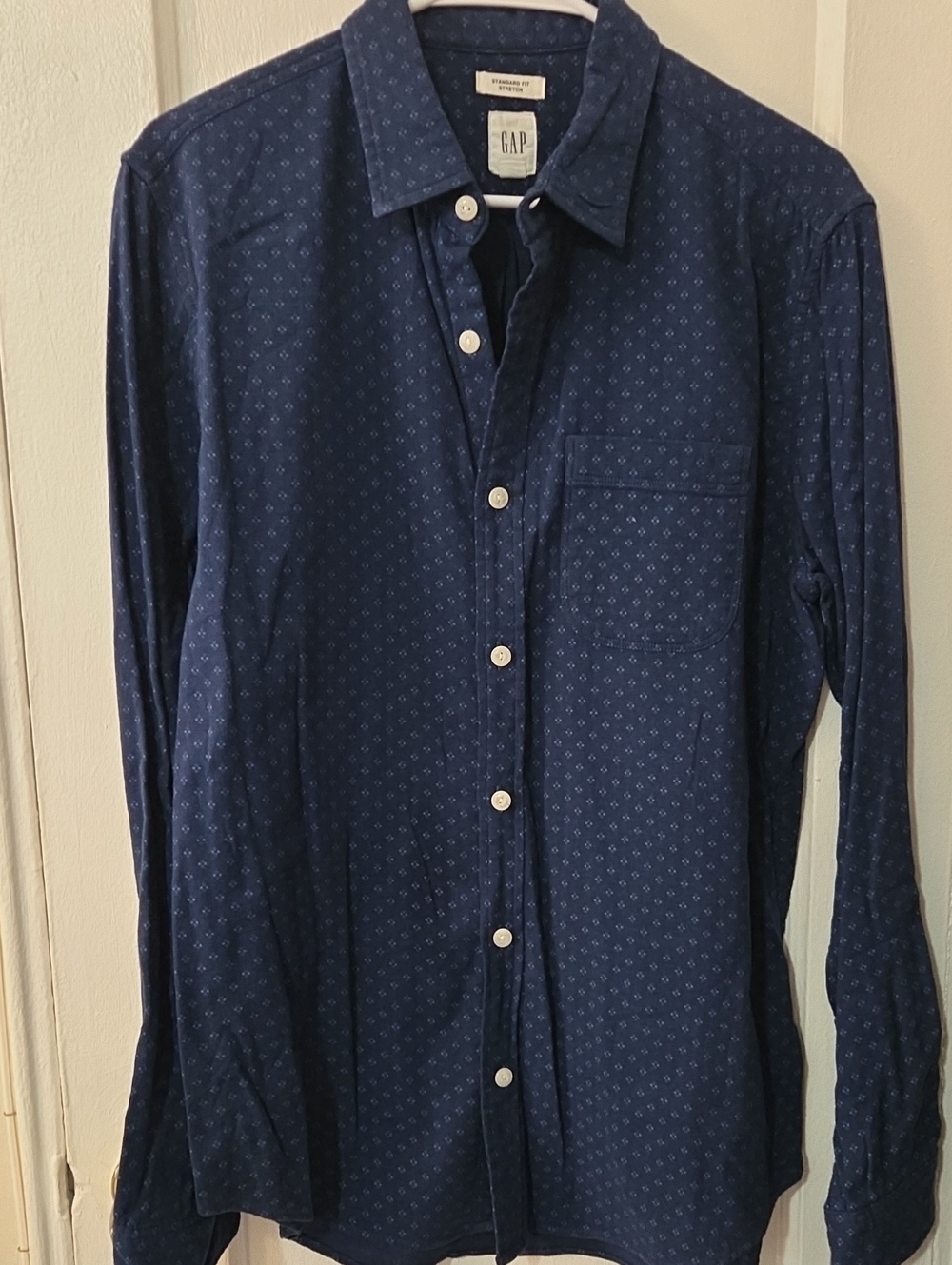 GAP Men's Dark Blue Patterned Button-Down Shirt Medium Cotton
